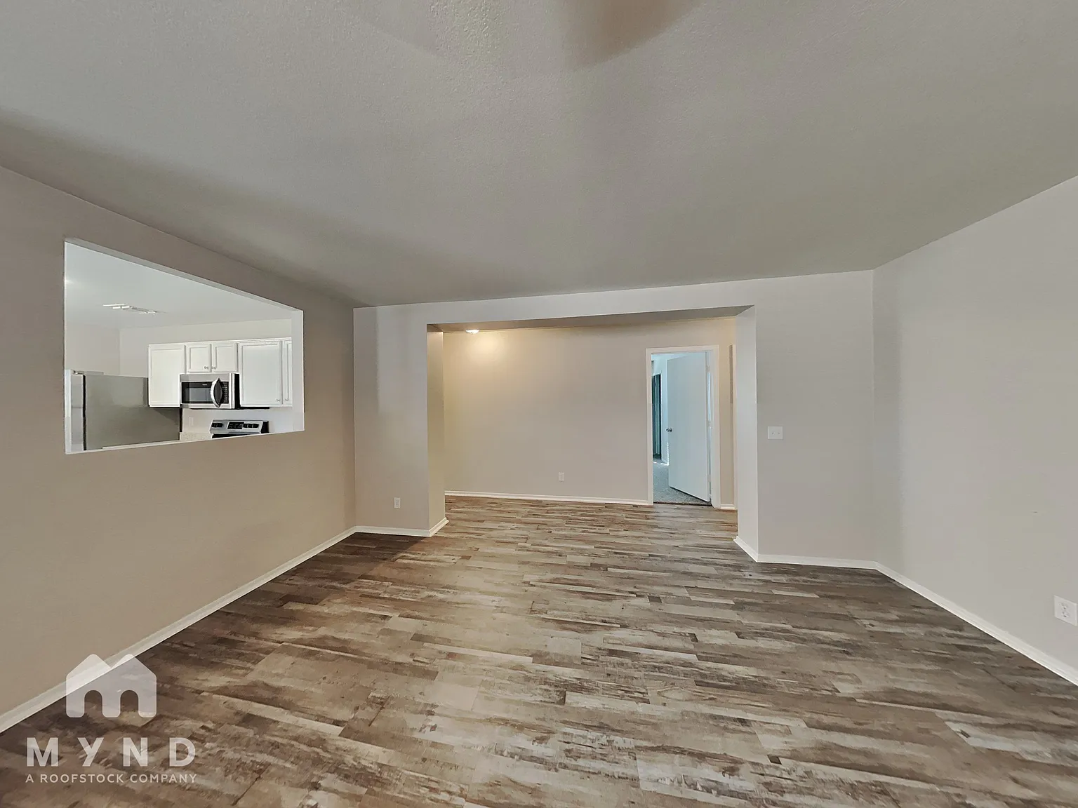 3 bed, 2.0 bath, 1205 sqft, $1,875 — Photo 4