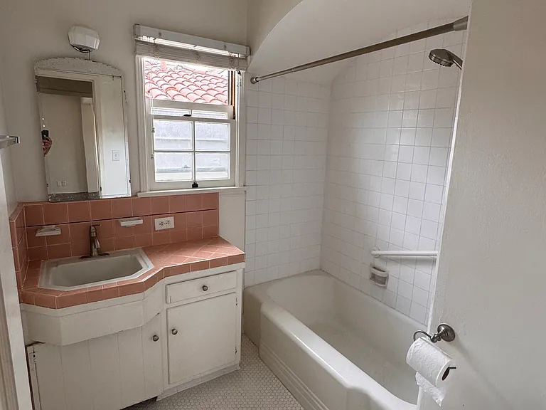 108 E Mountain St #108A — Photo 16