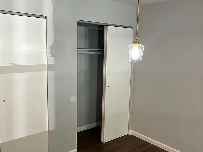 Riley Realty Apartments — Photo 13