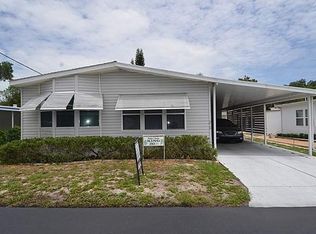 210 S Sycamore Dr, Tavares, FL 32778