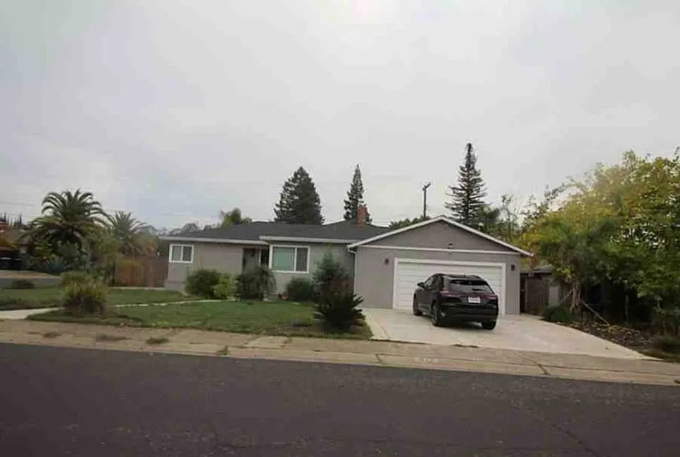 932 Coloma Way photo 1