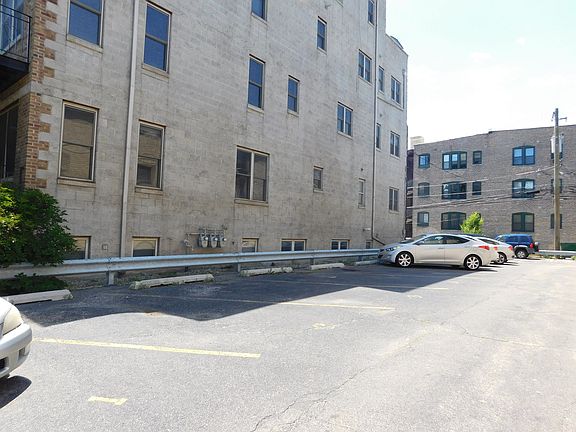 4th image of 4036 N California Ave APT 302