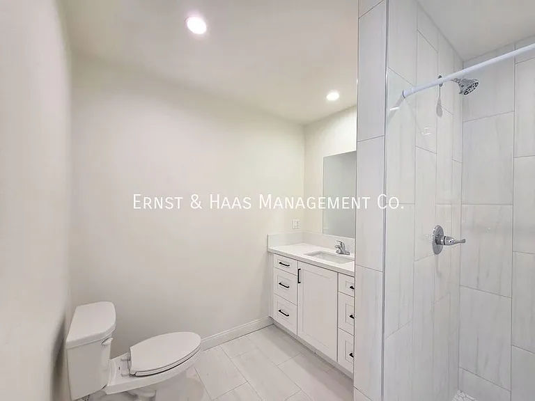 321 Chestnut Ave #4 — Photo 10