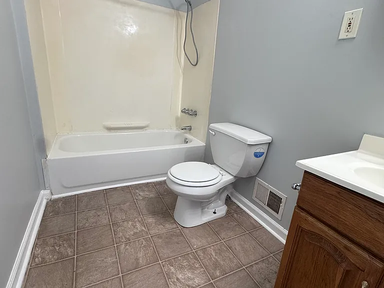 114 Harvey Ave — Photo 7