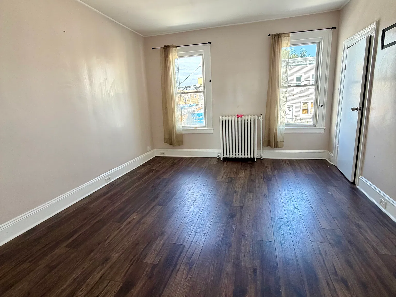 2 bed, 800 sqft, $2,200 — Photo 4