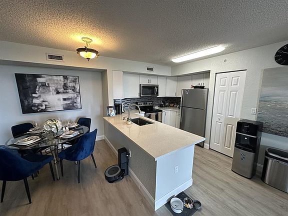 4th image of 1801 N Flagler Dr APT 610