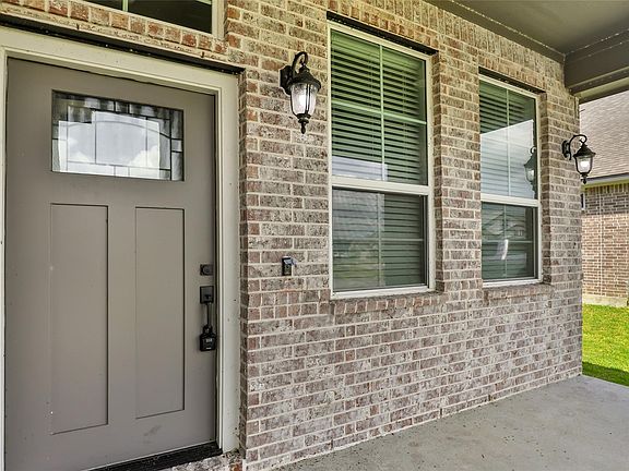 4th image of 525 Little Spring Ct