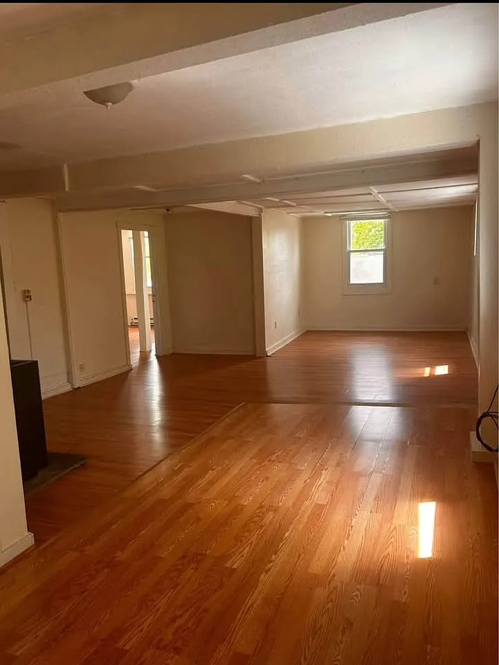 1 bed, 725 sqft, $1,200 — Photo 1