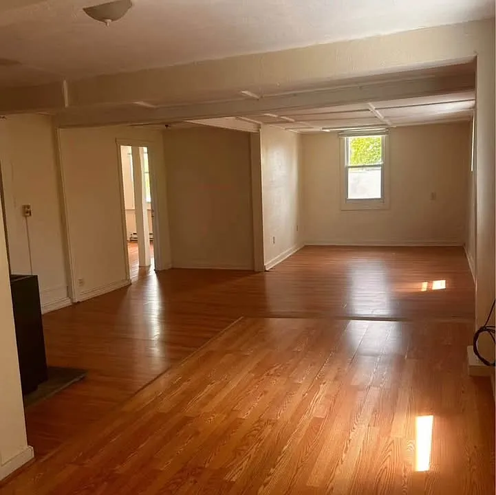 87 Railroad St #3