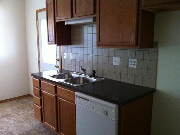 4th image of 1018 E Garland Ave