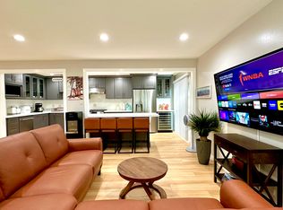 17052 Grove Cir APT A, Huntington Beach, CA 92647