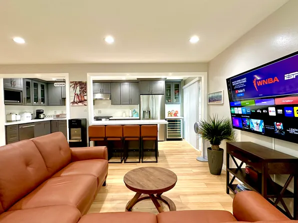 17052 Grove Cir APT A, Huntington Beach, CA 92647