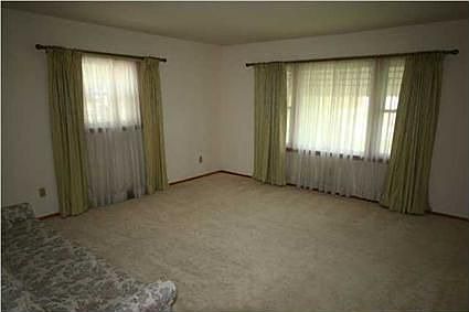 3rd image of 1813 S Parker Dr