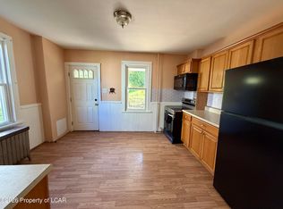 214 W Abbott St, Lansford, PA 18232