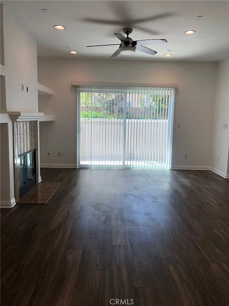 3 bed, 2.5 bath, 1350 sqft, $4,200 — Photo 4