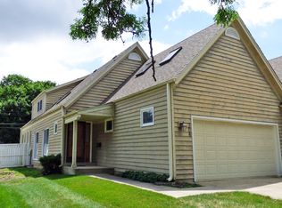 304 S 14th St, Saint Charles, IL 60174