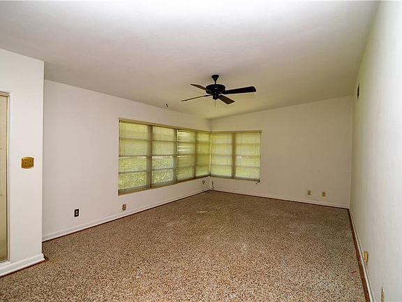 3rd image of 1101 Grove Manor Dr