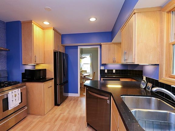 5th image of 4328 Ewing Ave S