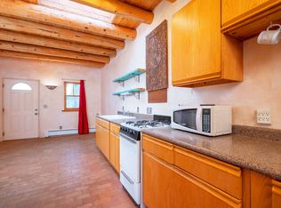 10 Metate Ln, Santa Fe, NM 87505