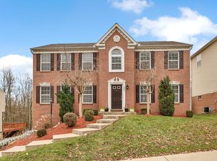 8028 Maureen Dr, Cranberry Township, PA 16066