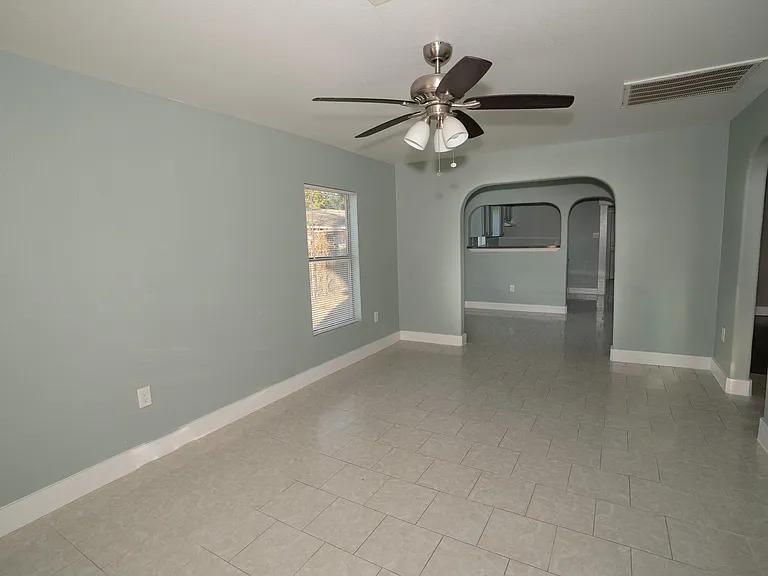 4826 Bristol St — Photo 4
