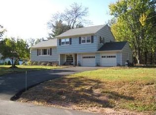 6 Magriet Rd, White House Station, NJ 08889
