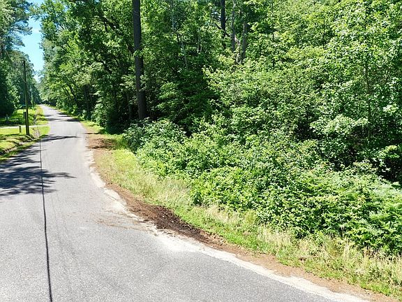 3rd image of Devils Wood Yard Rd