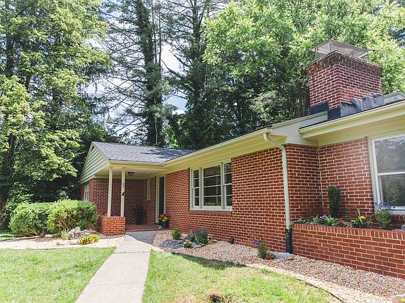 3rd image of 27 Little Cedar Ln