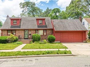 1377 M St, Elmont, NY 11003