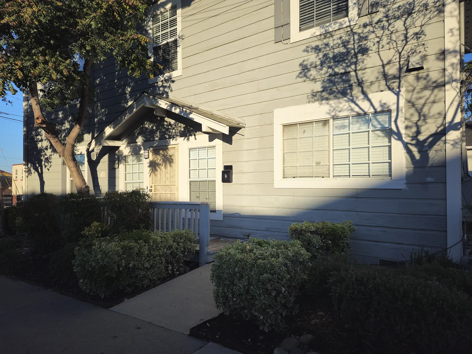 2 bed, 680 sqft, $2,050 — Photo 2