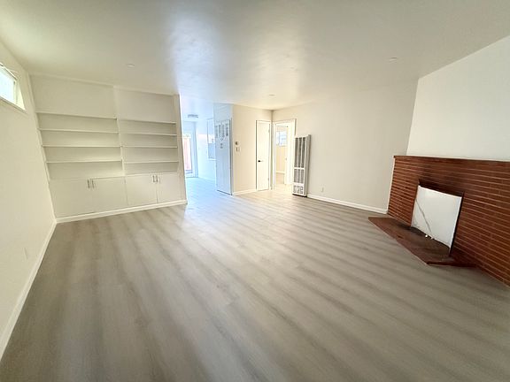 3rd image of 184 Moss Way APT C