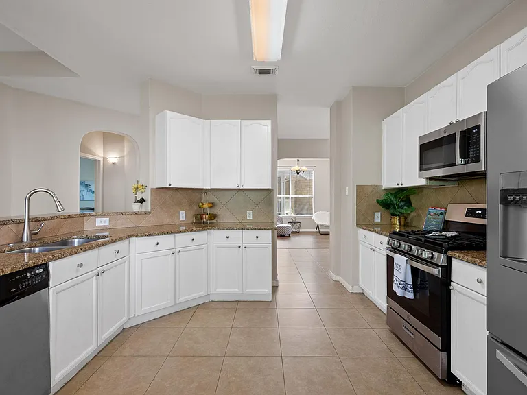 2504 Kimbrook Dr — Photo 9