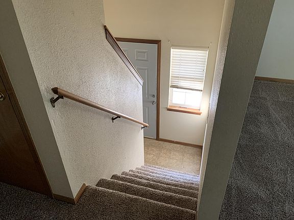 3rd image of 432 W Songbird St