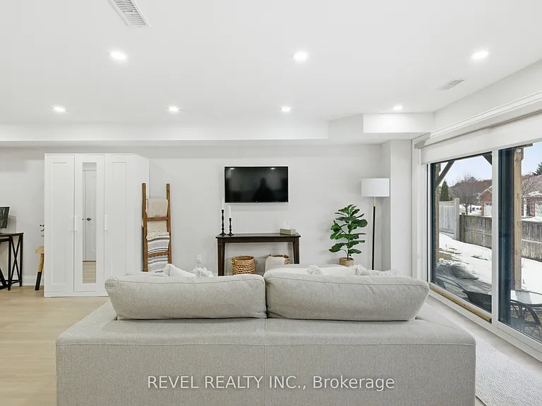 69 Pine Gate Pl — Photo 4