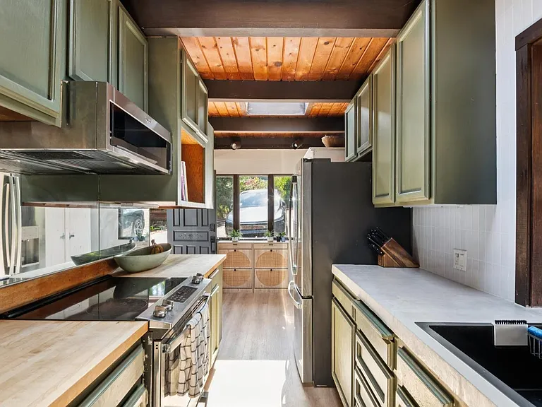 4350 Paradise Dr — Photo 8