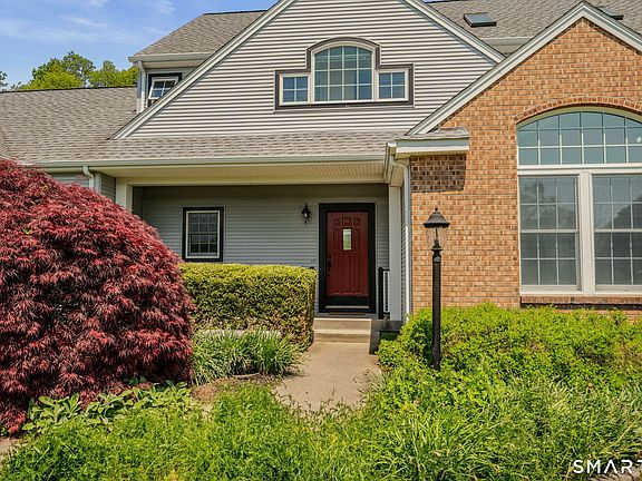 3rd image of 50 Emerald Glen Lane