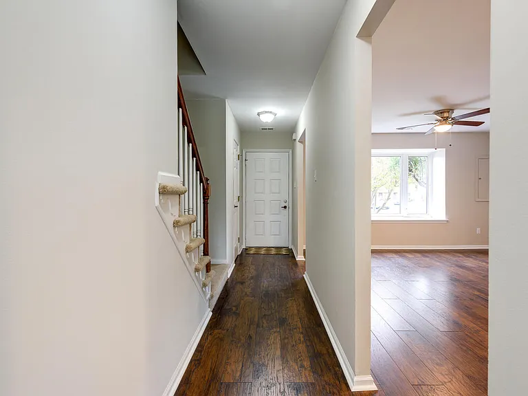 125 Conway Ct — Photo 9