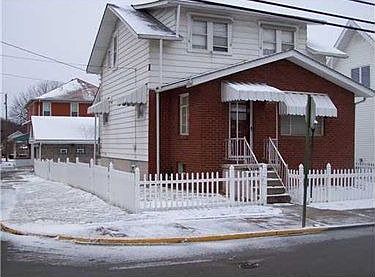 3rd image of 1003 Henry St