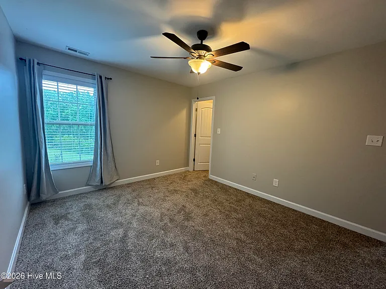 203 Ashton Ct — Photo 31