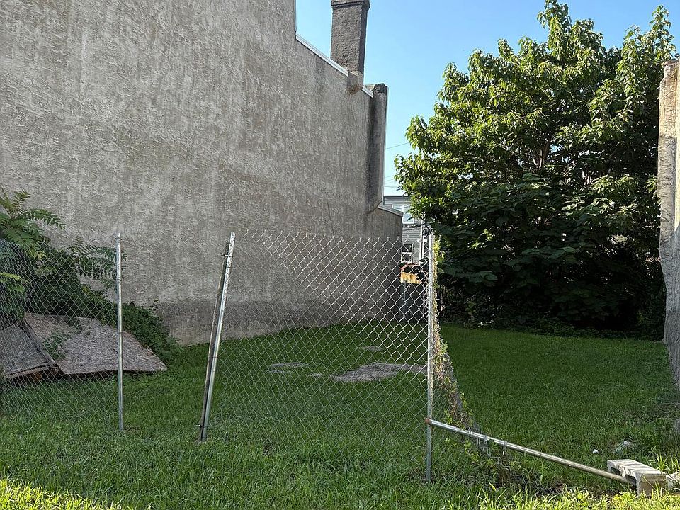 2nd image of 3132-3134 W Montgomery Ave
