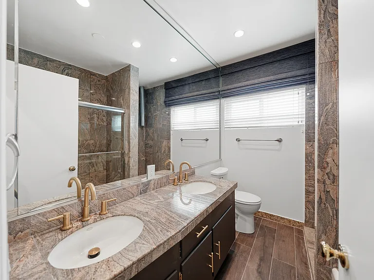 148 S Reeves Dr #8 — Photo 12