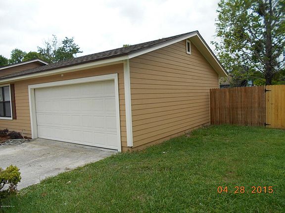 2nd image of 8151 Sable Woods Dr N