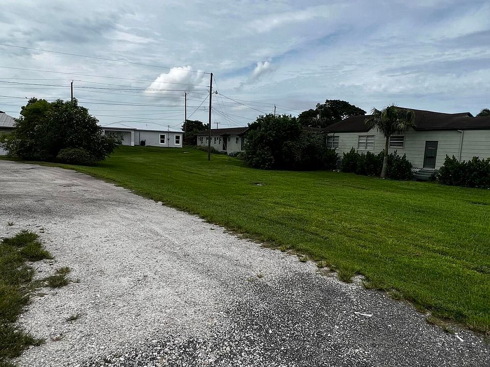 1st image of 934 N Main Street