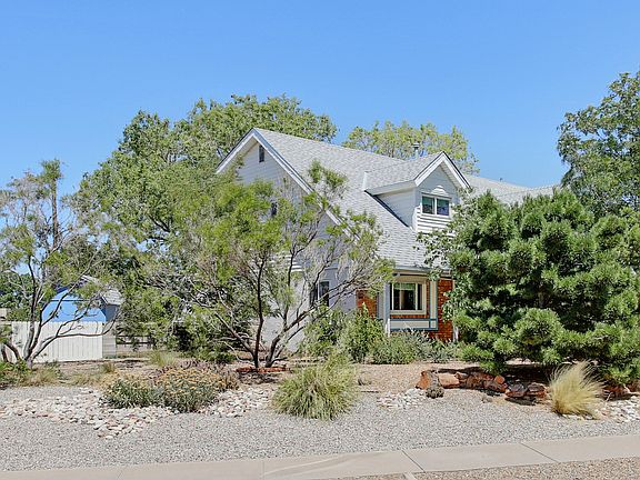 4th image of 1517 Eastridge Ct NE