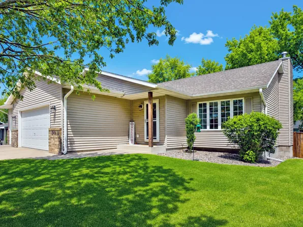 2040 Greenwood Dr NE, Owatonna, MN 55060