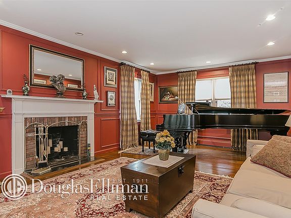 5th image of 2 Standish Ln