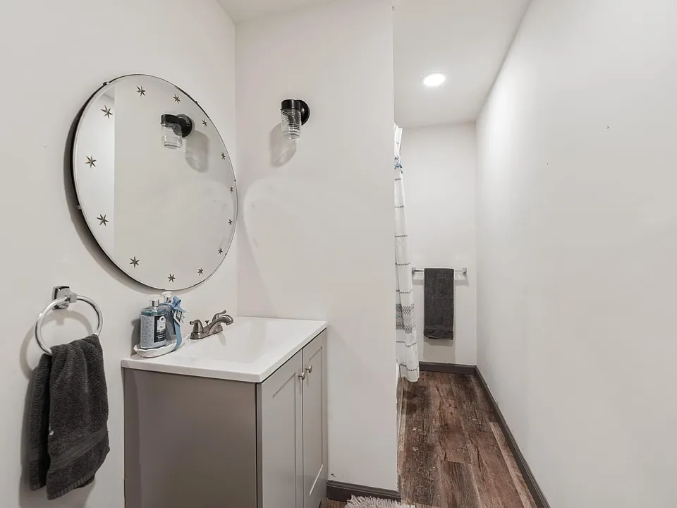 133 Meade Ave #1