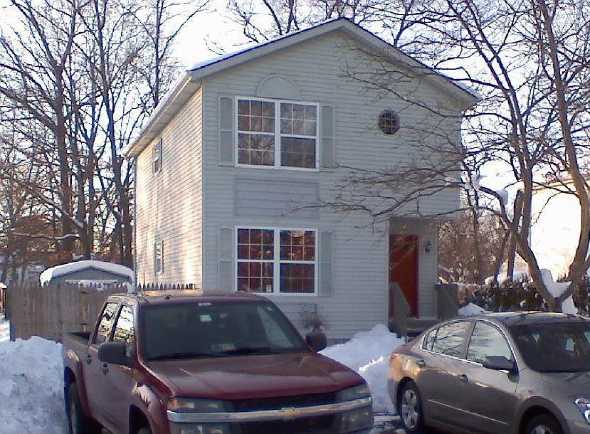 1st image of 321 S Willow Ave