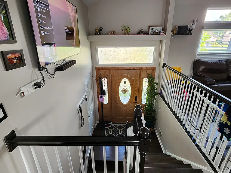 302 Barton Ct — Photo 16