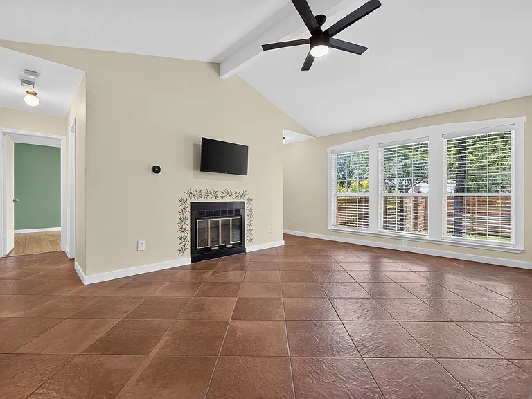 801 Kavanagh Dr — Photo 7